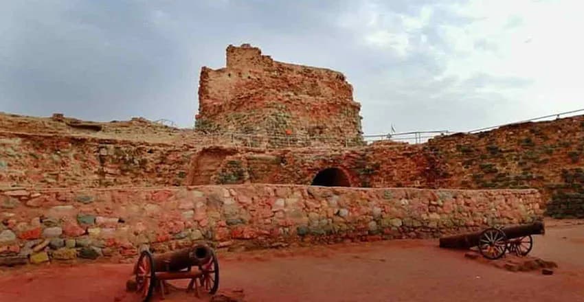 نمای خارجی قلعه پرتغالی ها قشم