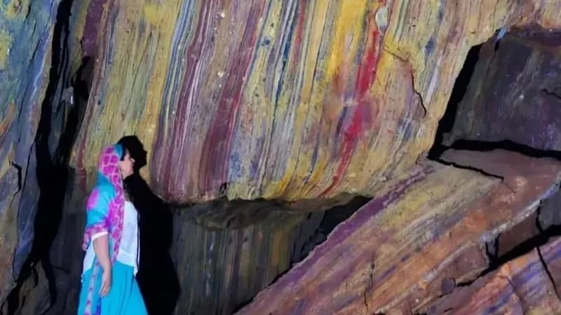 گشت یکروزه جزیره هرمز با کشتی تفریحی VIP