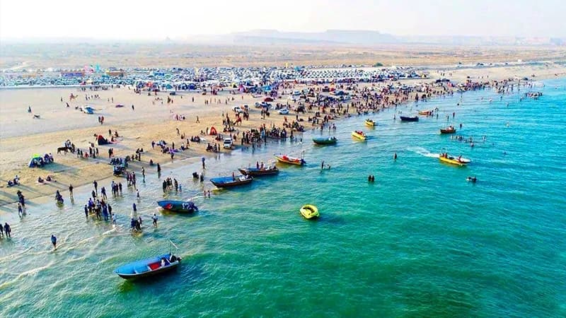 پارک آبی قشم با سرسره‌های هیجان‌انگیز