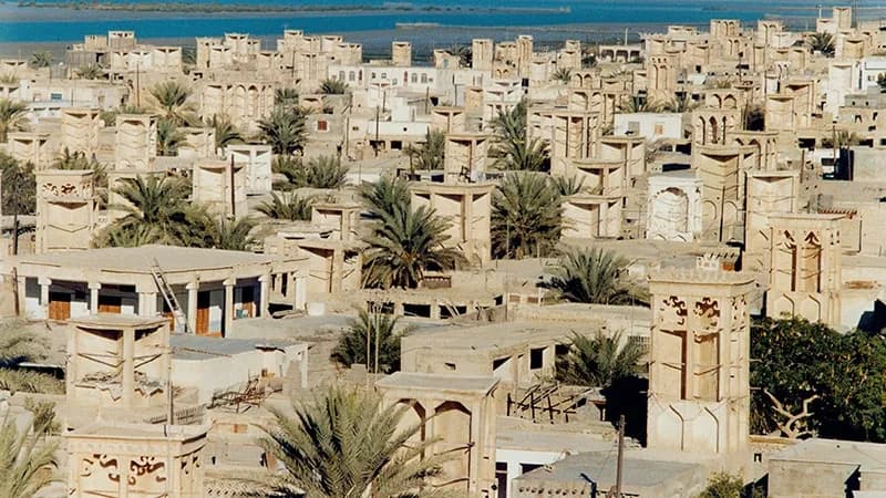 نمایی از طبیعت بکر قشم و جاده‌های جزیره