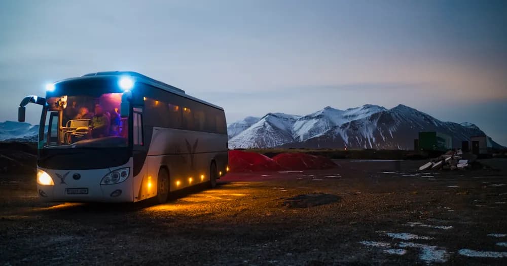 قایق سواری در مسیر قشم به هنگام