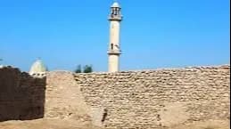 نمایی از بافت تاریخی بندر لافت و قلعه نادری