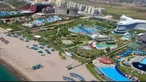 نمایی از ساحل قشم و هتل های مدرن