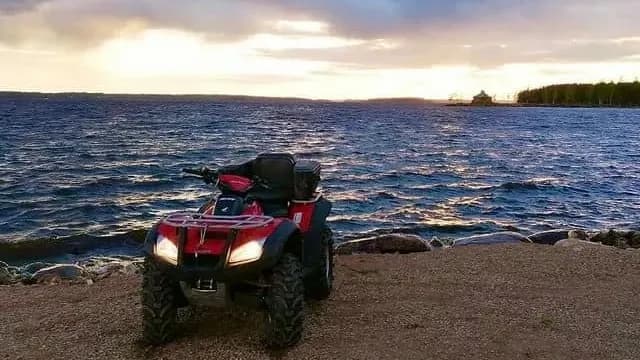 نمای هوایی از جاده‌های ساحلی قشم