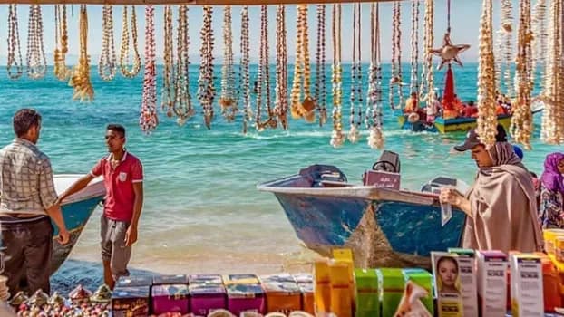 سردرگمی مسافران در سواحل قشم به دلیل جزر و مد