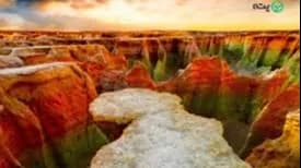 صخره‌های فرسایشی دره شور قشم در غروب آفتاب