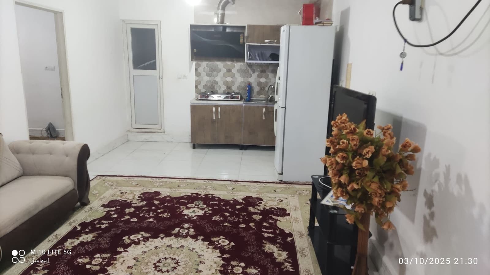کابینت و امکانات پخت‌وپز آشپزخانه در سوئیت دریانورد هرمز