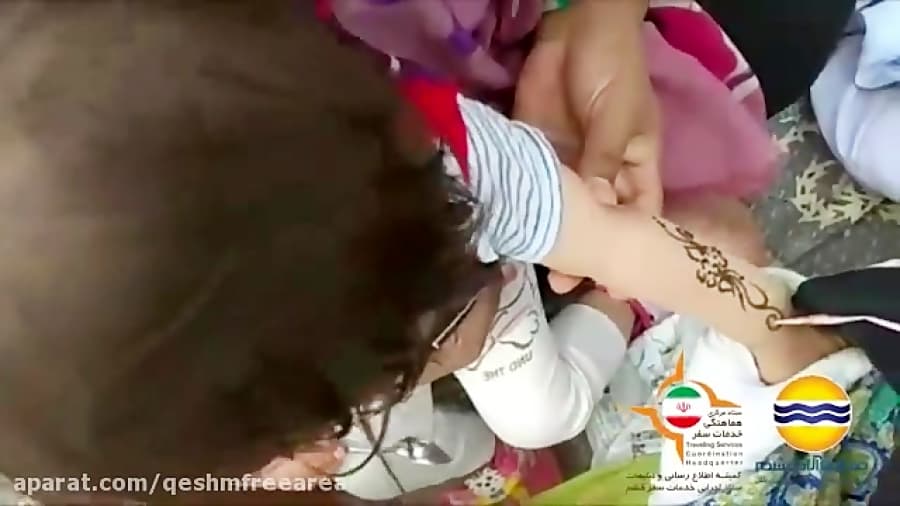 نقش حناروی دست کودکان مسافر جزیره قشم-شماره210