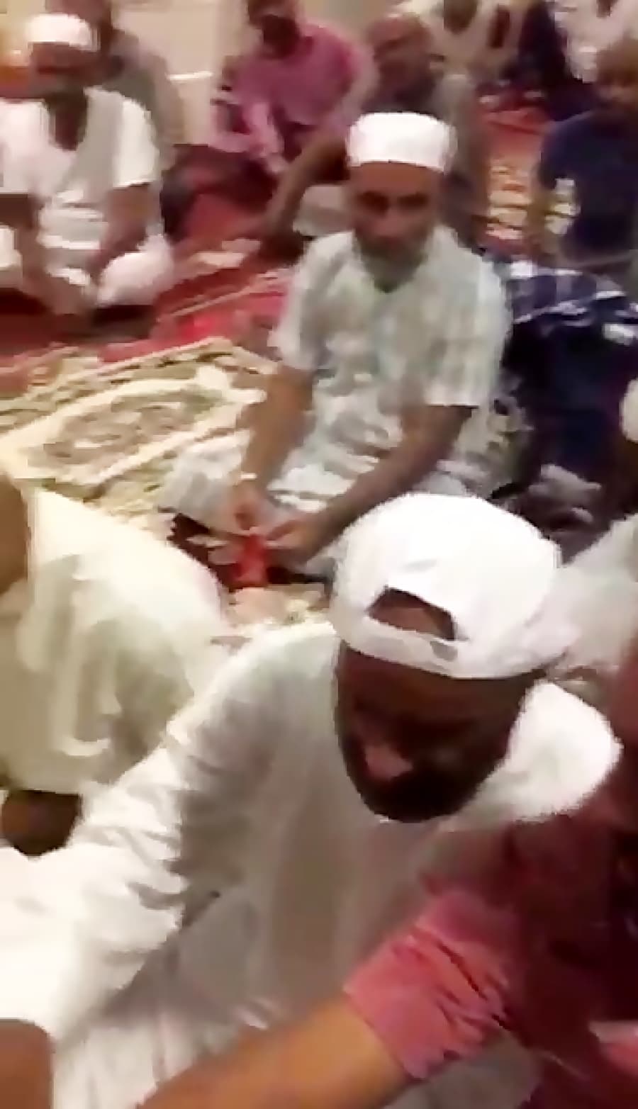 مولودی خوانی حجاج قشمی در سرزمین وحی