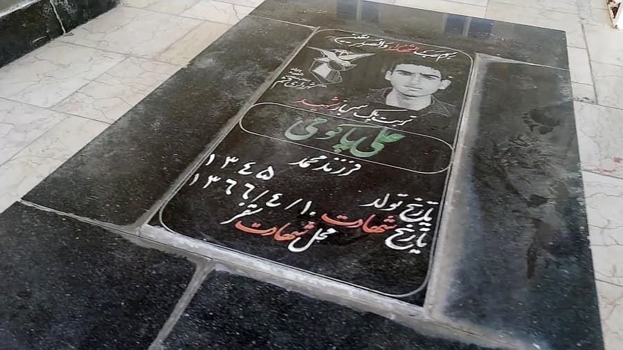 در این شبها شهدا را فراموش نکنیم