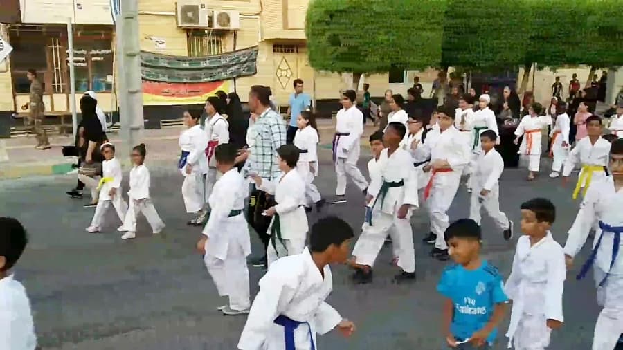 همایش پیاده روی خانوادگی قشم به مناسبت هفته دفاع مقدس