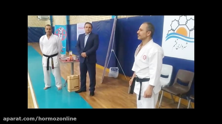 تجلیل از دکتر مجید کیا بنیانگذار کاراته در شهرستان قشم