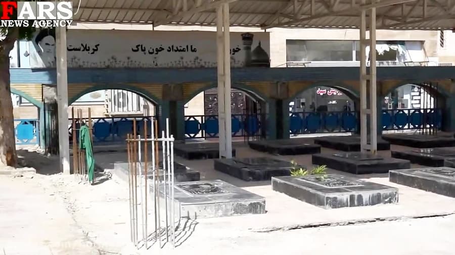 گلایه خانواده شهدای قشم از بی توجهی بنیاد شهید در بازسازی گلزار شهدا