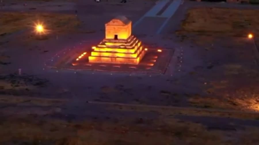 شکوه بی نظیر آرامگاه کوروش