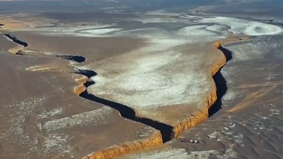 دره ای جالب در کویر به نام زبان مار