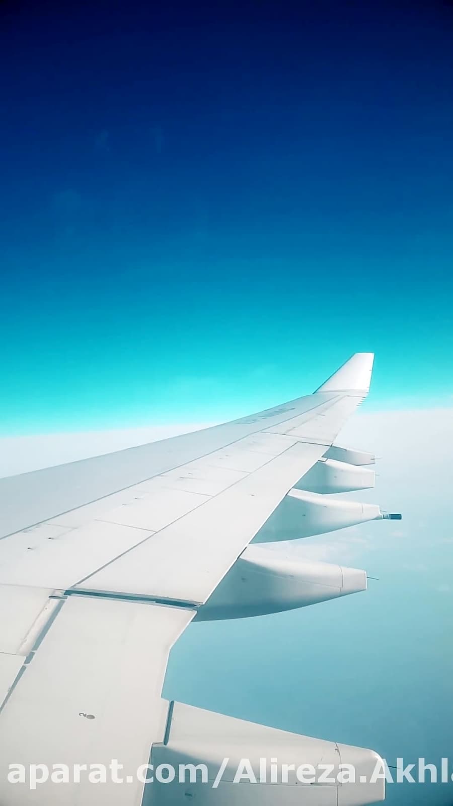 تغییرات سمت و سرعت باد در حین پرواز، هواپیما بال می زند || Tourbalance