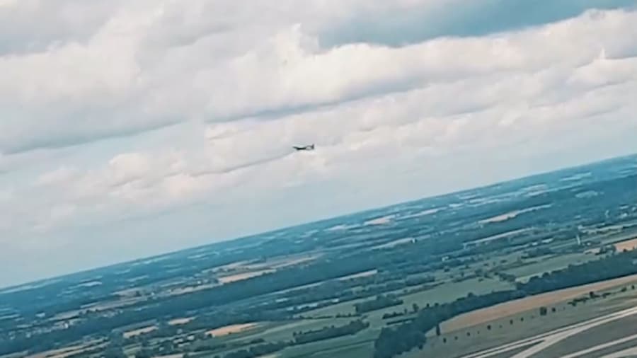 تیک آف همزمان دو تا هواپیما، هواپیمایی ماهان || Twin Tkeoff