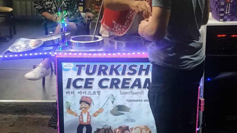 اساتید سر کار گذاشتن مردم، ترک های بستنی فروش // Pattaya, Thailand