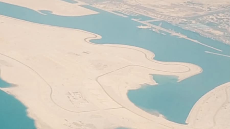 تیک آف ایرباس هواپیمایی ماهان، فرودگاه و شهر دوبی از بالا // Dubai