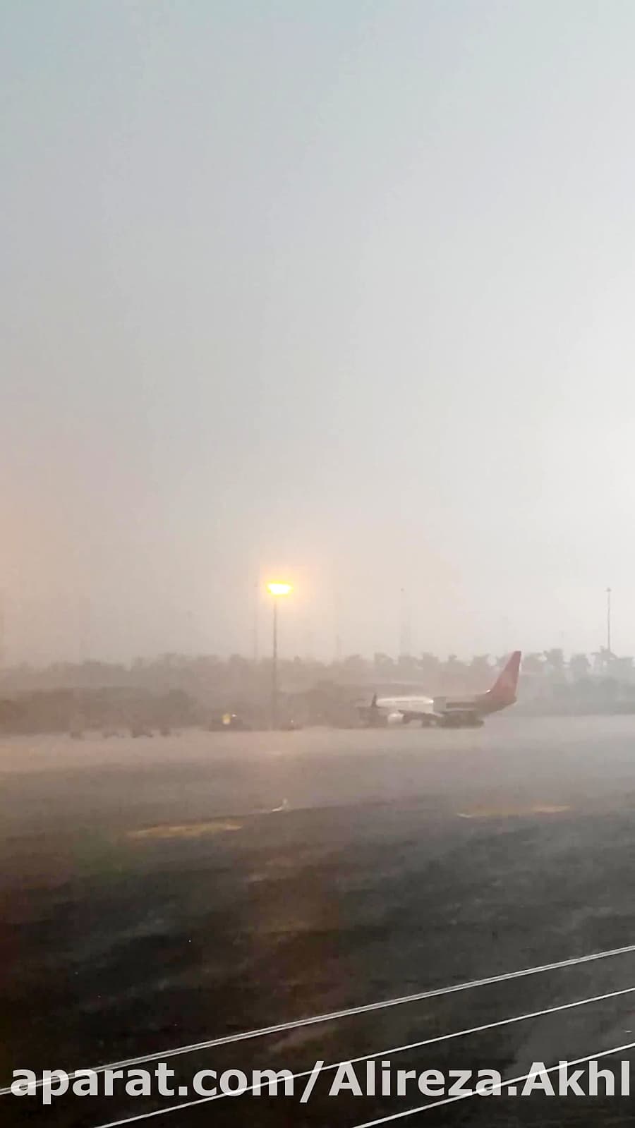 باران شدید در فرودگاه بایون، گوانژو، چین // Baiyun Airport, Guangzhou