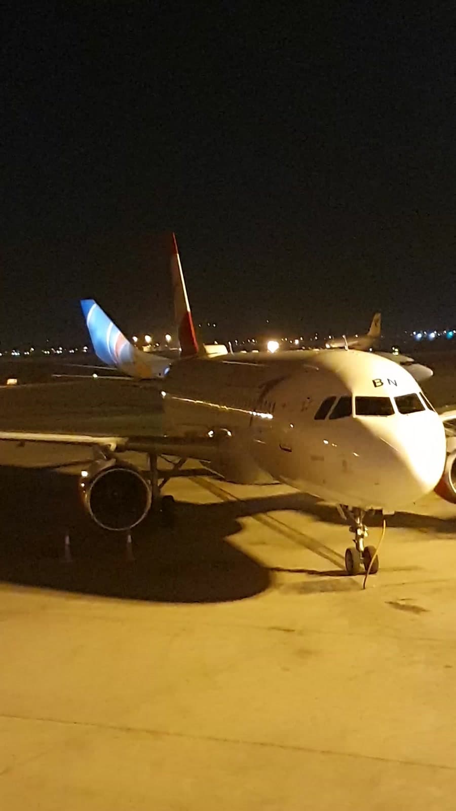 فلای دوبی، هواپیمایی اتریش ایر و ماهان ایر در فرودگاه امام خمینی تهران