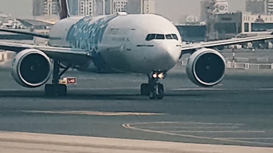 رشته استوری از تجربه پروازی تهران دوبی تهران // Stories of Dubai Airport