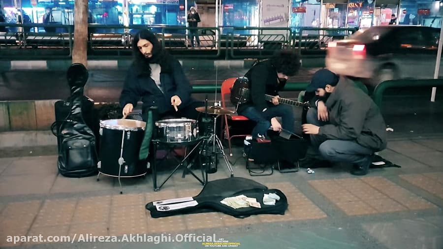 اجرای موسیقی زنده در حوالی شیرینی فرانسه، خیابان انقلاب // Live Music