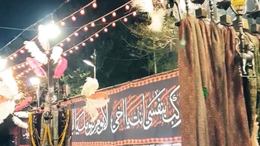 حرکت هیئت حیدریه غرب تهران در خیابن سلسبیل ((رودکی))، محرم در ایران 1401