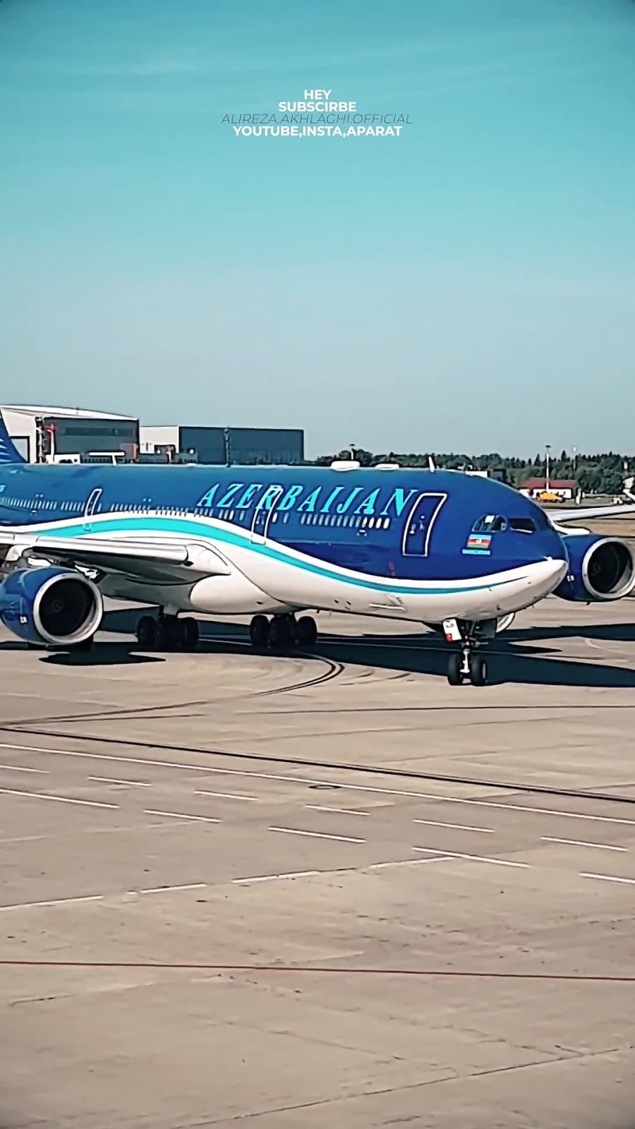 خلبان ایرباس 340 ایرلاین آذربایجان برامون دست تکون داد