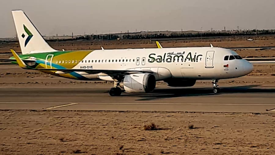 ایرباس 320 نئو سلام ایر، تاکسی در فرودگاه امام خمینی تهران // Salam Air