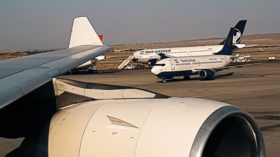 بویینگ 737 هواپیمایی وارش، فرودگاه بین المللی امام خمیینی تهران