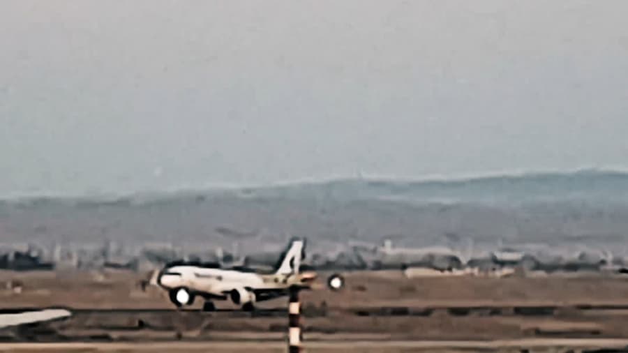 فرود ایرباس 320 سلام ایر، فرودگاه امام خمینی تهران // Salam Air