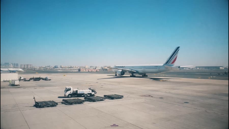 بویینگ تریپل سون ایرفرانس، فرودگاه دوبی // Boeing 777 Airfrance, Dubai Airport