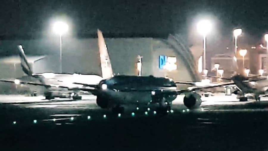 لندینگ و تیک آف، فرودگاه دوبی، امارات // Dubai, UAE