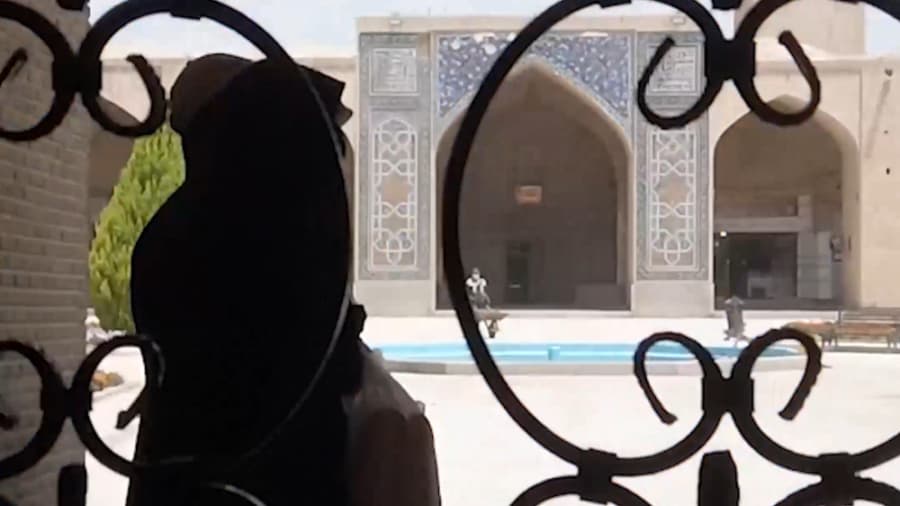 مجموعه گنجعلی خان کرمان، دور ایران بگردیم