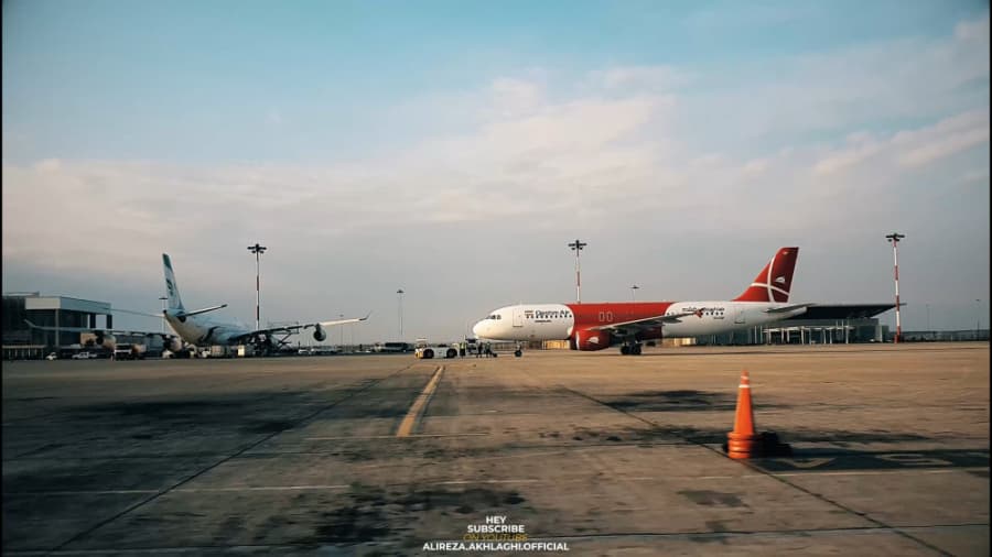 ایرباس 320 قشم ایر و ایرباس 310 ماهان ایر، فرودگاه امام خمینی تهران