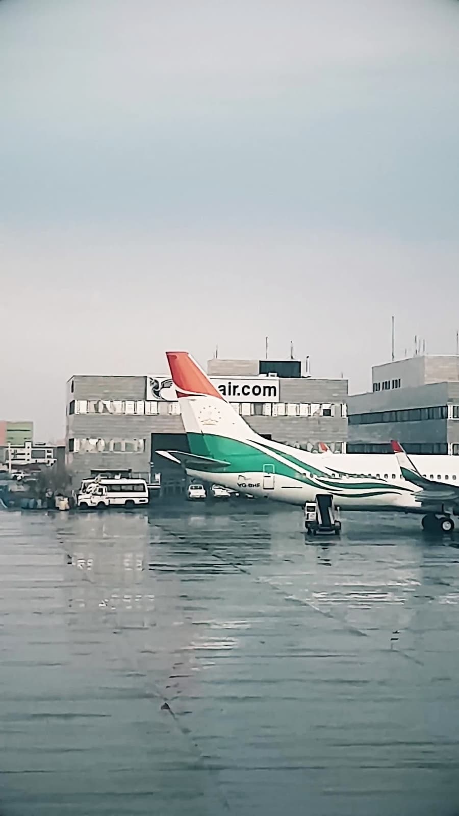 بویینگ 737 شرکت هواپیمایی سومون کشور تاجیکستان // فرودگاه امام خمینی تهران