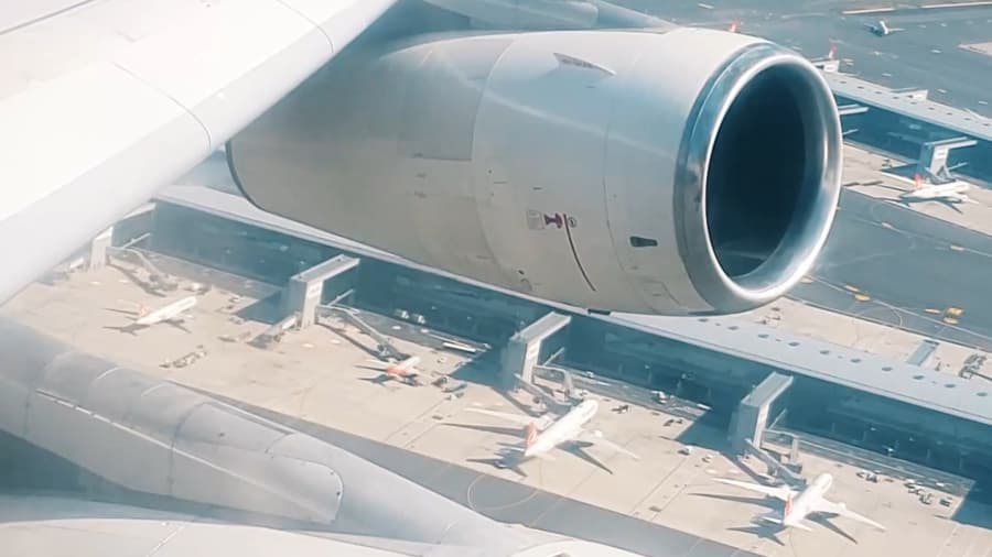 تیک آف ایرباس 340 سری 300 شرکت هواپیمایی ماهان از فرودگاه استانبول ترکیه