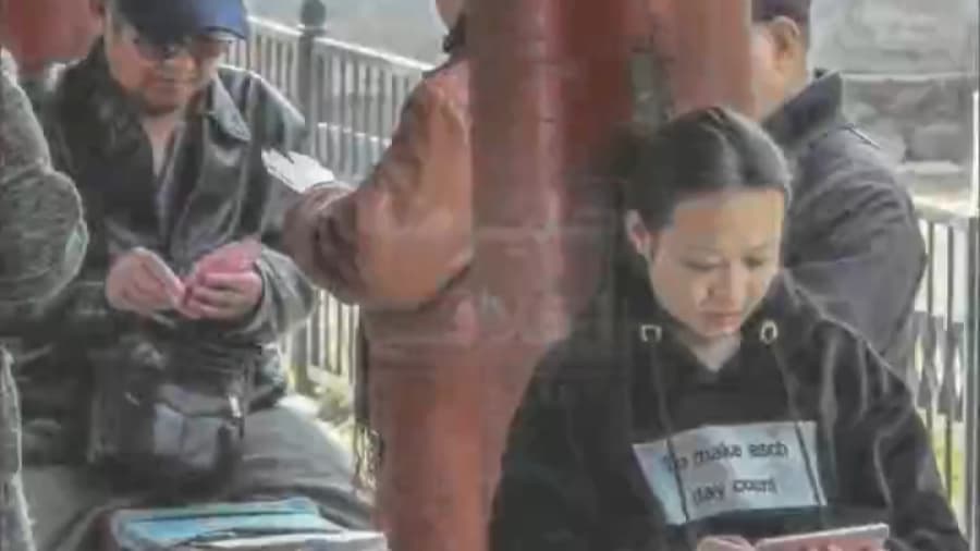 عکاسی از مردم در گنبد آسمان شهر پکن، چین