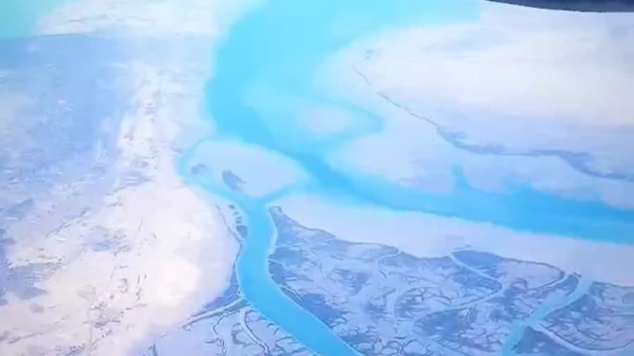 پرواز بر فراز جزیره قشم و جنگل های حرا // دور ایران بگردیم