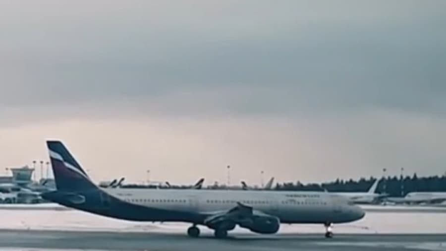 سیستم فرودگاهی روسیه با سرما چیکار می کنه؟ // Shermetyevo Airport