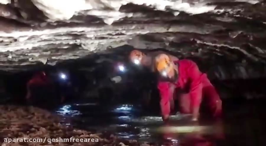 غارنوردی در غارهای نمکی جزیره قشم-کاری از اصغر بشارتی